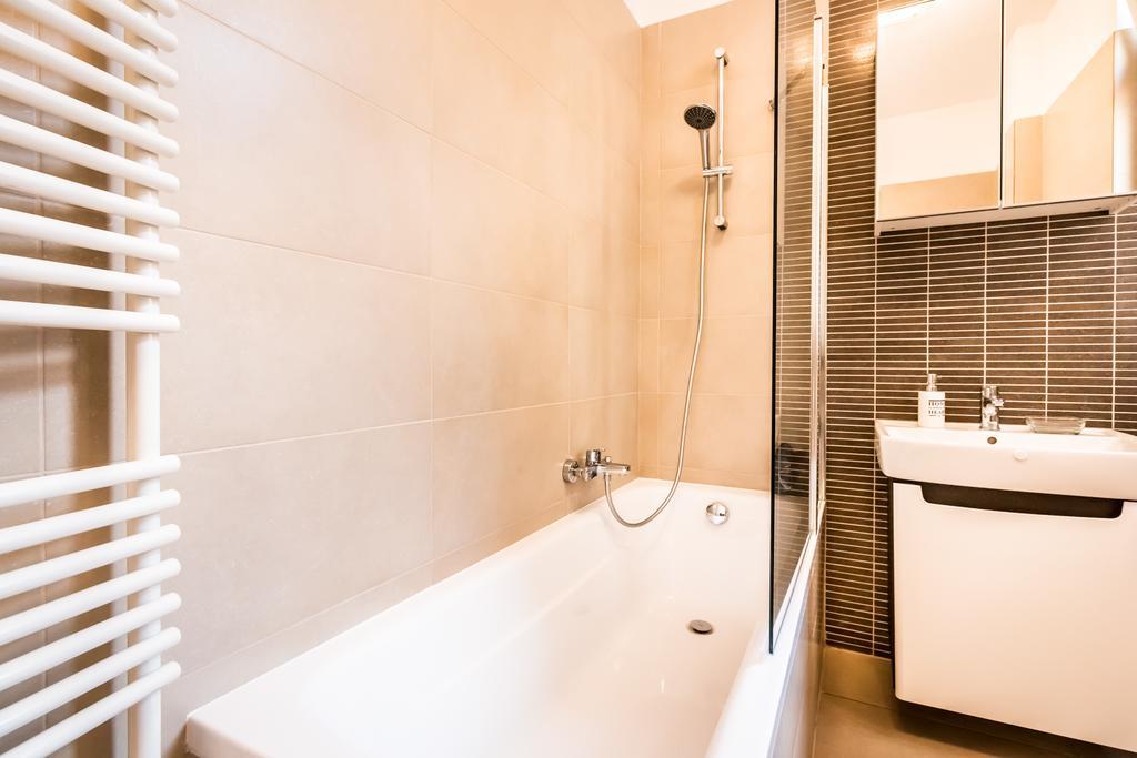 Bpr D8 Premier Apartment Budapest Bagian luar foto