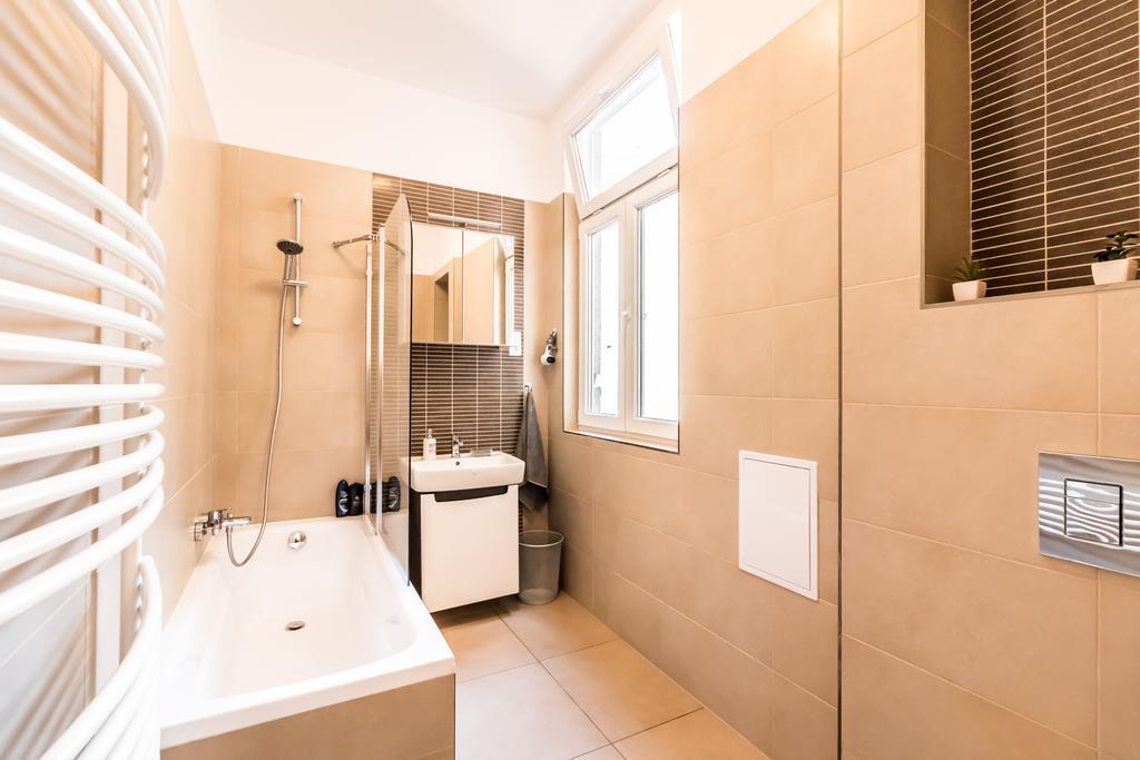 Bpr D8 Premier Apartment Budapest Bagian luar foto