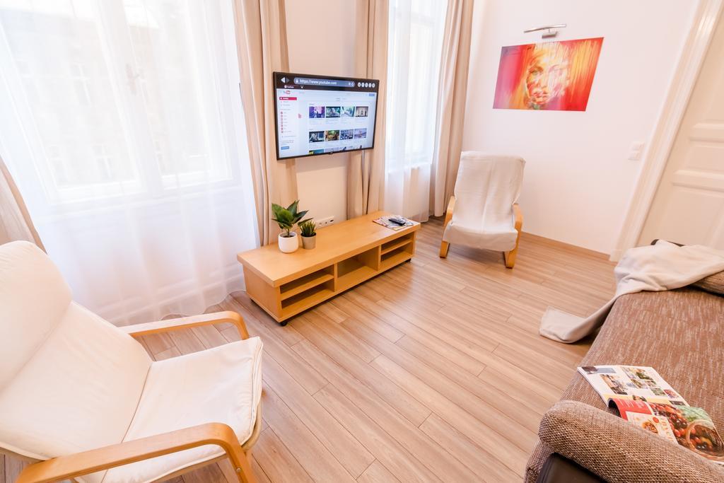 Bpr D8 Premier Apartment Budapest Bagian luar foto